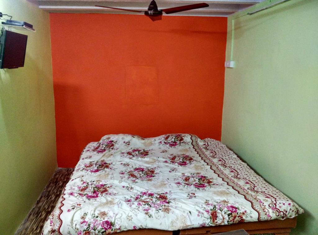 Radha Krishna Home Варанасі Екстер'єр фото