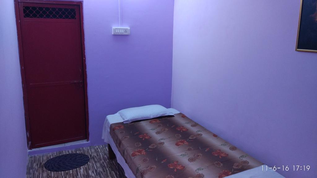 Radha Krishna Home Варанасі Екстер'єр фото