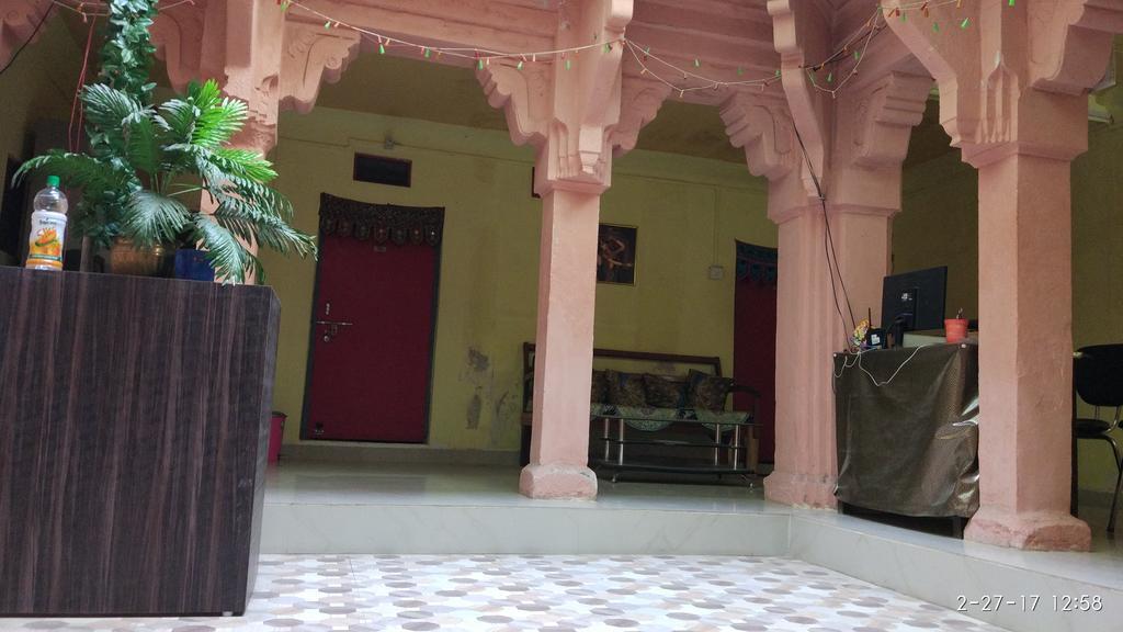 Radha Krishna Home Варанасі Екстер'єр фото
