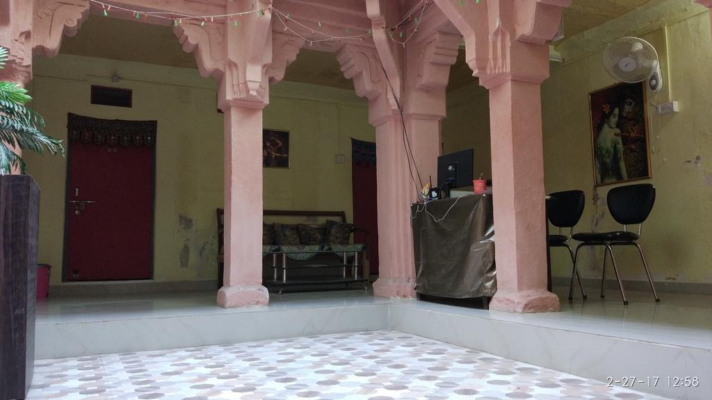 Radha Krishna Home Варанасі Екстер'єр фото