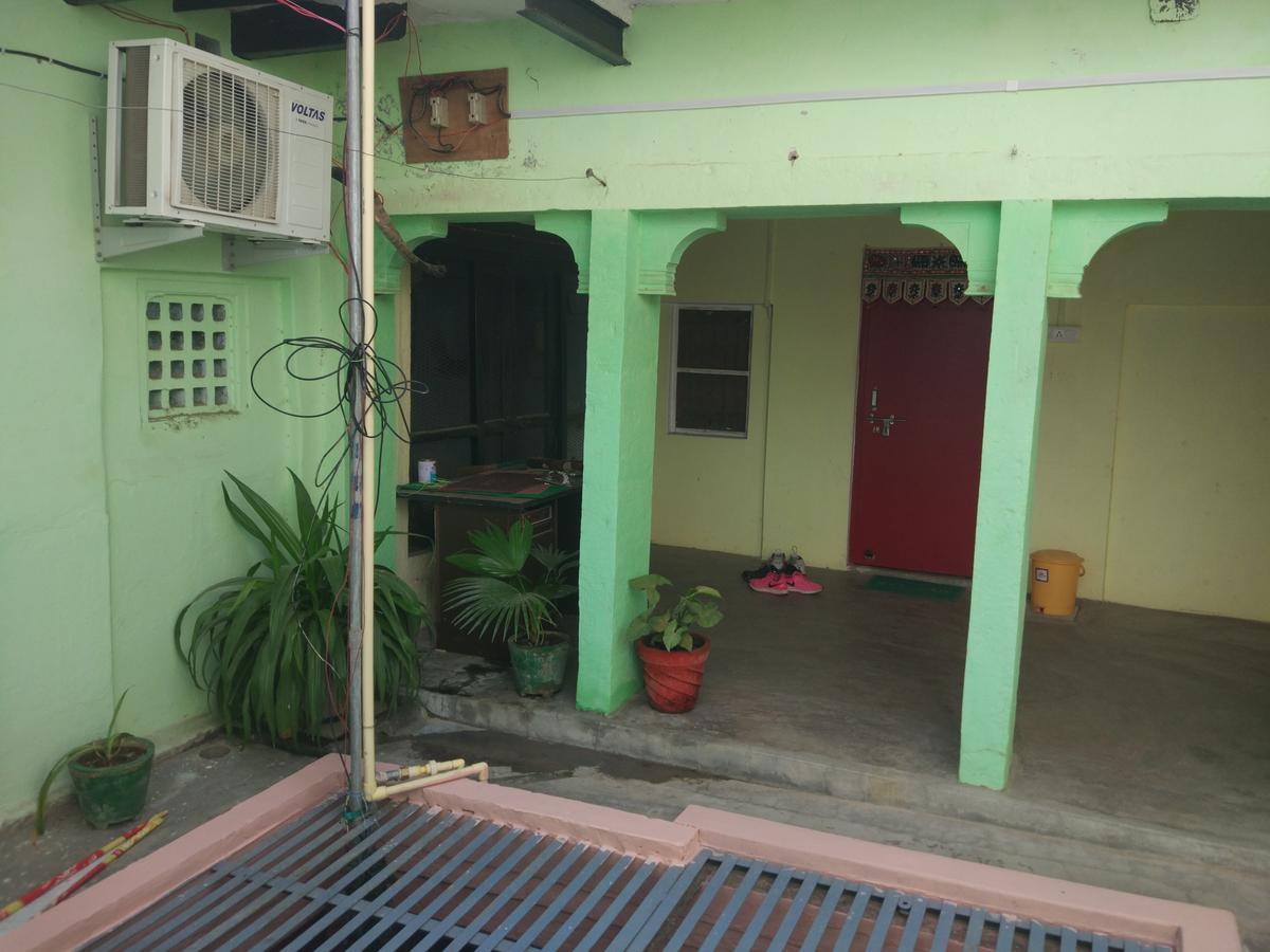 Radha Krishna Home Варанасі Екстер'єр фото
