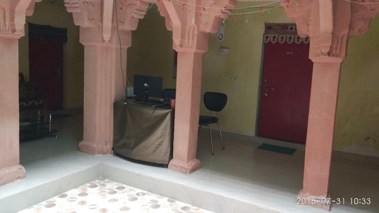 Radha Krishna Home Варанасі Екстер'єр фото
